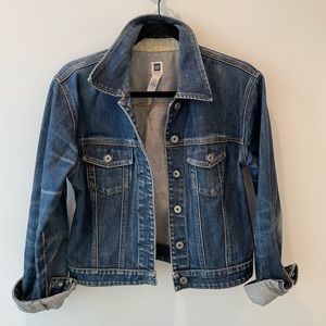 Vintage dark denim Gap jacket.